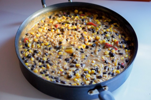 One Pan #Vegetarian Southwest Cheesy Rice from #omnomalicious